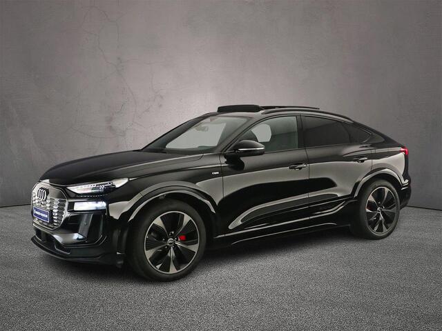 Audi Q6 Sportback e-tron S edition performance 100 kWh | Trekhaak | Adaptieve Cruise | Panorama Dak | Camera | B&O 3D | Head-up | Matrix LED | Navigatie-pakket | Trekhaak-pakket | Interieur-pakket |