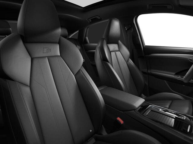 Audi Q6 Sportback e-tron S edition (B1) e-tron perf 100Kwh 225 kW / 306 PK | Glazen panoramadak | Luchtvering | Trekhaak | Zwart Leder | Stoelverwarming |