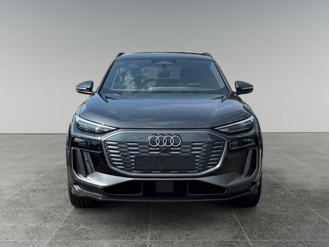 Audi Q6 e-tron S edition 83 kWh 252pk Stoelverwarming voor en achter | Park assist plus | Adaptive cruise control