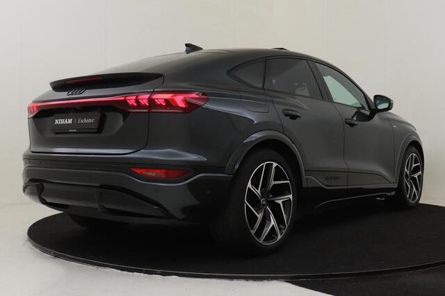 Audi Q6 SPORTBACK E-TRON S EDITION PERFORMANCE 100 kWh -PANO.DAK|360°CAM|LUCHTVERING|MASSAGE|ADAP.CRUISE|MATRIX.LED|MEMORY|PRIVACY.GLAS|PASSENGER-DISP.|TREKHAAK|21" *NW.PRIJS €93,745!*