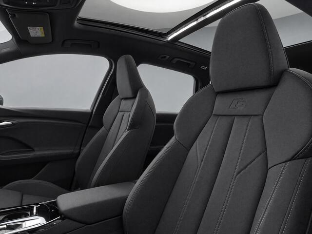 Audi Q6 e-tron S edition 83 kWh 252 PK · Adaptieve luchtvering · Glazen panoramadak · Trekhaak elek. wegklapbaar