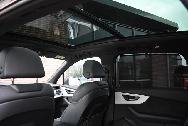 Audi Q7 55 TFSI e quattro S-Line int+ext Pano 22inch Optic-Black Luchtvering