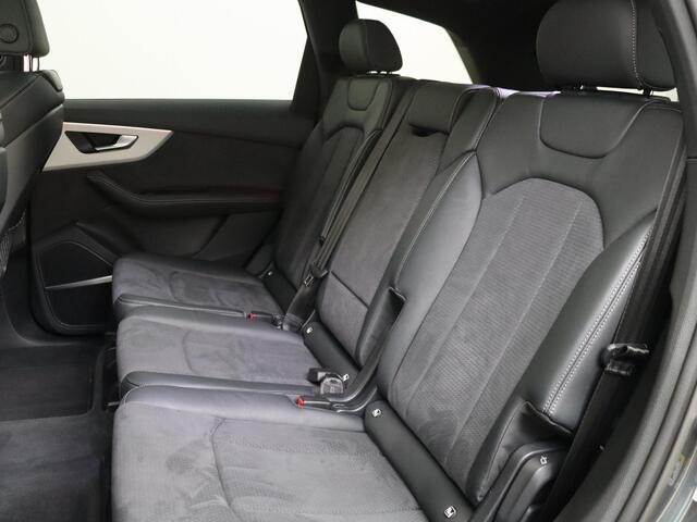 Audi Q7 55 TFSI e quattro Pro Line S | Panoramadak | Trekhaak | Luchtvering | Bang & Olufsen | Achterasbesturing | Head-up display | 360 camera |