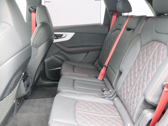 Audi Q7 60 TFSi e 490 Pk Automaat quattro S-Line | Panoramadak | Valcona Leder | Stoelverwarming | B&O Audio | 4wiel Besturing | Trekhaak | 22 Inch | 11.625 Km!!
