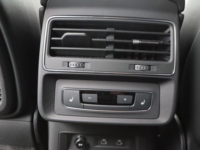 Audi Q7 60 TFSi e 490 Pk Automaat quattro S-Line | Panoramadak | Valcona Leder | Stoelverwarming | B&O Audio | 4wiel Besturing | Trekhaak | 22 Inch | 11.625 Km!!