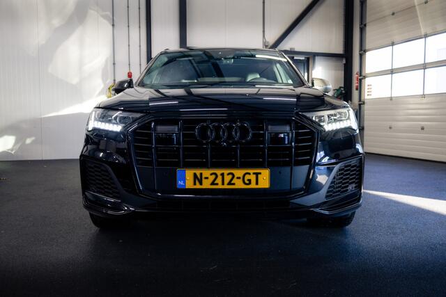 Audi Q7 60 TFSI e 463 pk V6 Quattro Competition S-Line Laser-Light/ RS-Stoelen/ Keyless/ Head-Up/ B&O/ Adap.Cruise/ Pano-Dak/ Lucht-Vering/ 360-Camera/ Carbon/ Trekhaak/ 22'' LMV