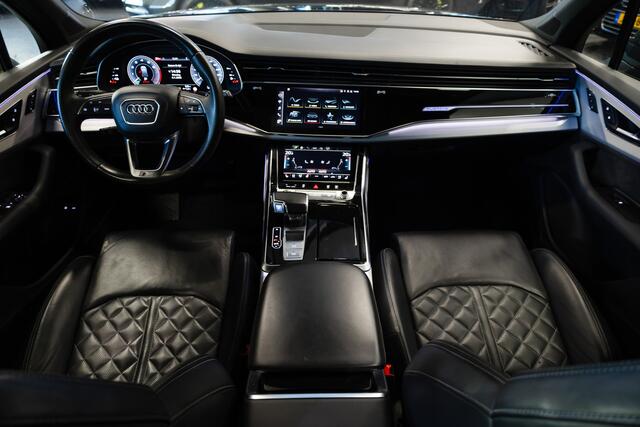 Audi Q7 60 TFSI e 463 pk V6 Quattro Competition S-Line Laser-Light/ RS-Stoelen/ Keyless/ Head-Up/ B&O/ Adap.Cruise/ Pano-Dak/ Lucht-Vering/ 360-Camera/ Carbon/ Trekhaak/ 22'' LMV