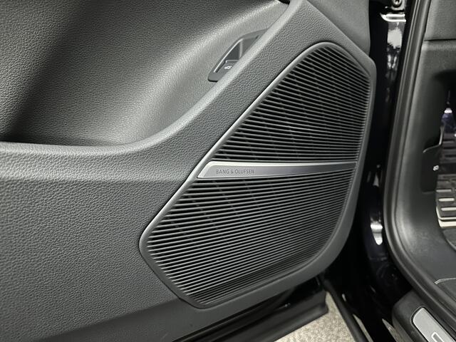 Audi Q7 50 V6 TDI 7-Persoons S-Line | 360 Camera | Trekhaak | ACC | Panorama | B&O Sound | Head-Up | Soft-Close | Matrix-LED | 4-Zone Clima | Stoelverwarming V+A | Keyless-Entry | Standkachel | Luchtvering | Tour-Pakket | Memory | Sfeerverlichting | Stuurverwarmi