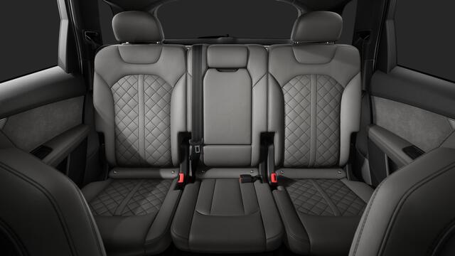 Audi Q7 55 TFSI e quattro 394 Tiptronic Pro Line S Automaat | Vierwielbesturing | Sportstoelen plus voorin | Optiekpakket zwart plus | Achterbank plus | Privacy glas (donker getint)