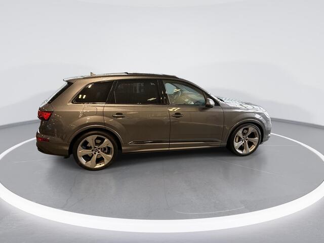 Audi Q7 55 TFSIe 380pk Tiptronic Quattro S Line · Panoramdak · Trekhaak · Leder · 360 Camera · Luchtvering · Elek. Achterklep · Massage · Stoelkoeling · 22'' Inch ·