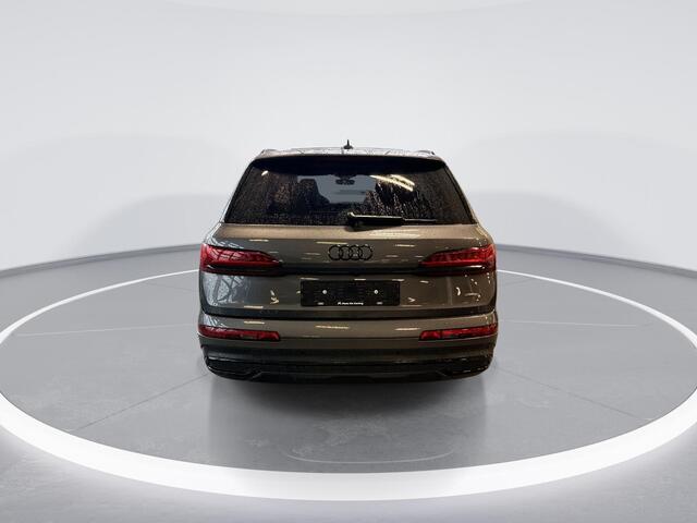 Audi Q7 55 TFSIe 380pk Tiptronic Quattro S Line · Panoramdak · Trekhaak · Leder · 360 Camera · Luchtvering · Elek. Achterklep · Massage · Stoelkoeling · 22'' Inch ·