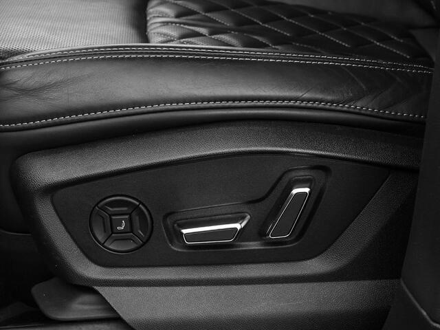 Audi Q7 55 TFSIe 380pk Tiptronic Quattro S Line · Panoramdak · Trekhaak · Leder · 360 Camera · Luchtvering · Elek. Achterklep · Massage · Stoelkoeling · 22'' Inch ·