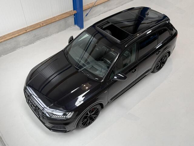 Audi Q7 60 TFSI e Quattro Competition - LUCHTVERING - PANORAMADAK - TREKHAAK - SFEERVERLICHTING - BOSE - ZWART OPTIEK - 360 CAMERA - STOELVERWARMING - ADAPT. CRUISE