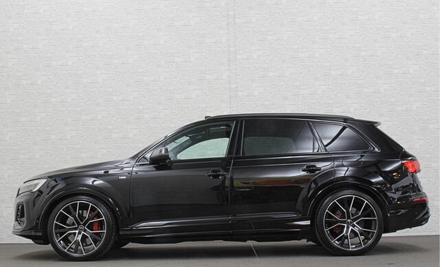 Audi Q7 60e 489pk S Competition RS-Seats | Carbon in/exterieur | B&O | Panorama | 360 Camera | Soft-Close | Head-Up | ACC | Matrix-LED | Keyless-Entry | Lane & Side assist | Stuurwielverwarming | Alarm | 22" Audi Sport | Leder op Dashboard | Rijklaarprijs en fab