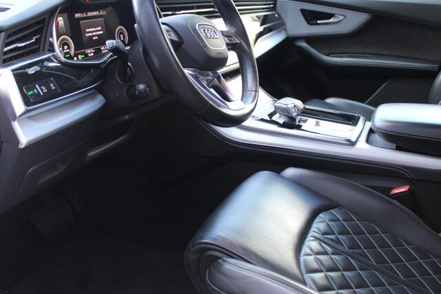 Audi Q7 60 TFSI e quattro Competition - ABT pakket - Nederlandse auto Volledig dealer onderhouden - Adaptieve Cruise - 22 inch - RS zetels - Matrix - Luchtvering - Trekhaak 360 camera