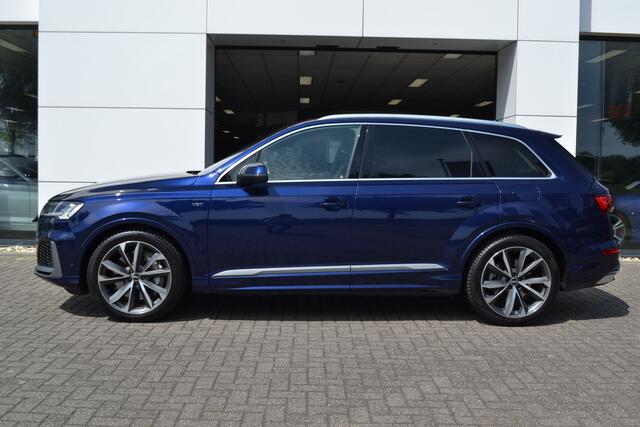 Audi Q7 55 TFSI e quattro S-Line , el. trekhaak, HUD, Leer, stoelverw. v+a, 21" incl. zgan all-season.