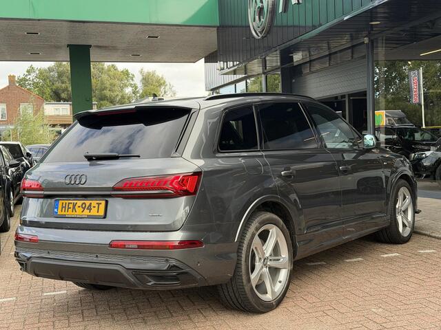 Audi Q7 60 TFSI e quattro Pro Line S Competition LUCHTVERING | LEDER | AWD | 360 GRADEN CAMERA | MATRIX KOPLAPEN | ELEKTRISCH VERSTELBARE STOELEN | STOELVERWARMING | STUURVERWARMING | HEAD-UP DISPLAY| PANORAMADAK | NAVIGATIE | LED | DODEHOEK DETECTIE | APPLE CARPLAY / ANDROID AUTO | ADAPTIEVE CRUISECONTROL |