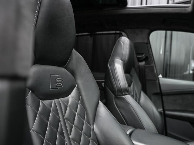 Audi Q7 4.0 TFSI SQ7 quattro Panoramadak | Keramische Remmen | Alcantara Hemel | Carbon Interieur | B&O | HUD | Luchtvering | Stoelverwarming V+A | Camera | Ambiance Interieur | Stuurverwarming | Achterasbesturing |