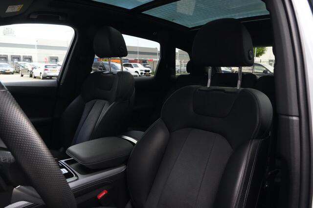 Audi Q7 55 TFSI e Quattro Pro Line S | Facelift | 394pk | Pano | Trekhaak | HUD | 360° | Een bijzonder complete en luxe uitgevoerde Audi Q7 55 TFSI e quattro Pro Line S, uitgevoerd in wit metallic met een stijlvol zwart interieur. Deze krachtige plug-in hybride combineert het ver