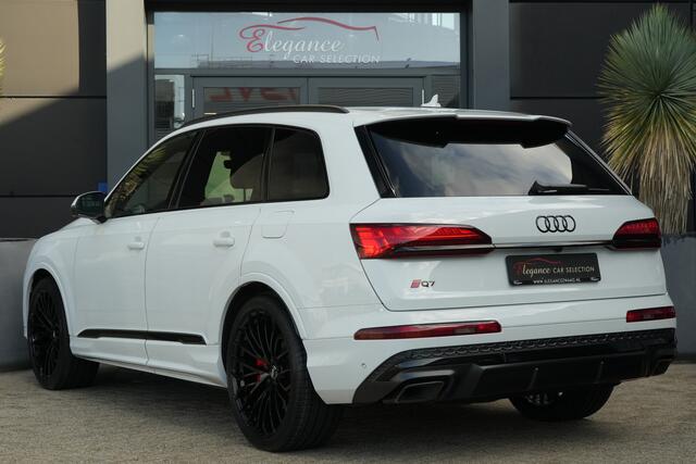 Audi Q7 55 TFSI e Quattro Pro Line S | Facelift | 394pk | Pano | Trekhaak | HUD | 360° | Een bijzonder complete en luxe uitgevoerde Audi Q7 55 TFSI e quattro Pro Line S, uitgevoerd in wit metallic met een stijlvol zwart interieur. Deze krachtige plug-in hybride combineert het ver