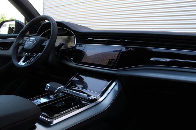Audi Q8 60 TFSI e quattro Pro Line S Competition | Panoramadak | Trekhaak | 23'' | Luchtvering | Vierwielbesturing | Matrix | OLED