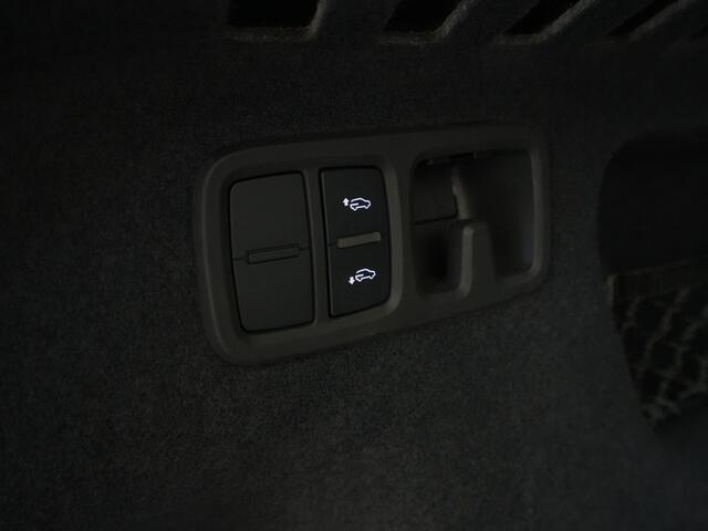 Audi Q8 55 TFSI e 380pk quattro Pro Line S-Line Navigatie Luchtvering Stoelmemory Bang & Olufsen