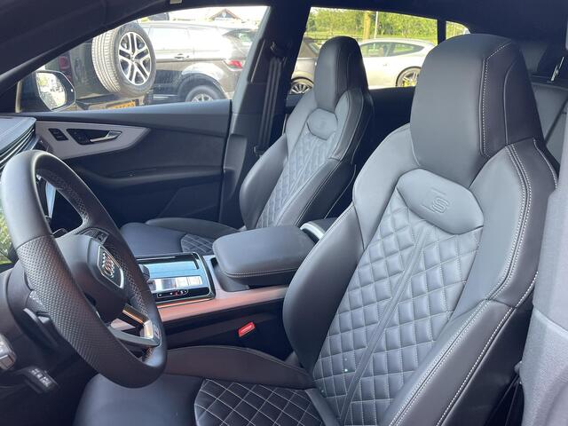 Audi Q8 55 TFSI e quattro Pro Line Advanced | Panodak | Elek trekhaak | Softclose | 22" | HUD |  Achterbank + stuurwiel verw | 360 Camera | Elek stoelen + Memory | Tour,- Park,- City pack
