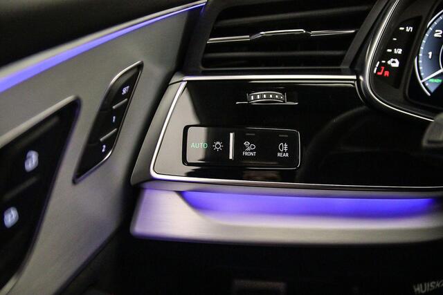 Audi Q8 55 TFSI e quattro Pro Line S | B&O | Pano | Nachtzicht | Adapt. Cruise | 23 inch | Adapt. Onderstel | Rood Stiksel | Trekhaak | S -Line |