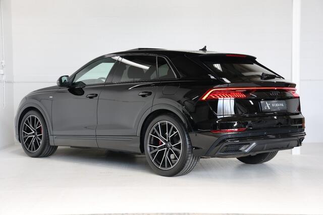 Audi Q8 55TFSI e Quattro 381pk S-line Pano/360cam/Softclose/Stoelventila