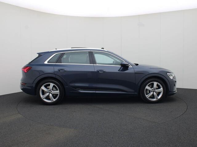 Audi Q8 e-tron 55 quattro Advanced Edition Plus 115 kWh · Panorama dak · Luchtvering · Leder ·