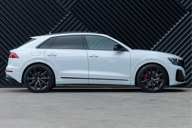 Audi Q8 60 TFSI e quattro S-Line Competition Panodak ACC Trekhaak Achteras Bestr. Head Up 360 Oled Massage Softcl. B&O Stoelvent.