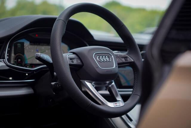 Audi Q8 60 TFSI e quattro Pro Line S Competition / Sakhir Gold / Pano / Incl BTW / B&O / ACC