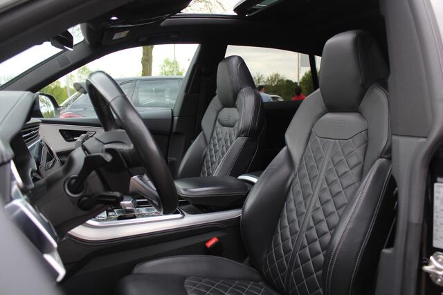 Audi Q8 55 TFSI e quattro Pro Line S / Vol opties!! / Trekhaak / Panoramadak / 360Camera / Head-up / 22'' / Softclose / B&O / Luchtvering / Keyless / Stuurverwarming / Sfeerverlichting / Stoelventilatie + verwarming / Dodehoek /