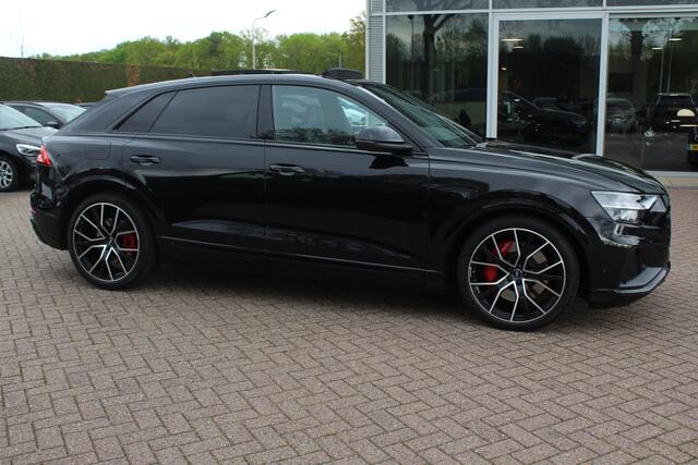 Audi Q8 55 TFSI e quattro Pro Line S / Vol opties!! / Trekhaak / Panoramadak / 360Camera / Head-up / 22'' / Softclose / B&O / Luchtvering / Keyless / Stuurverwarming / Sfeerverlichting / Stoelventilatie + verwarming / Dodehoek /
