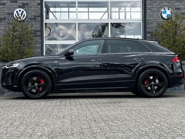 Audi Q8 55 TFSI E Q S-LINE - LUCHTVERING - BLACK OPTIK - EL. TREKH.