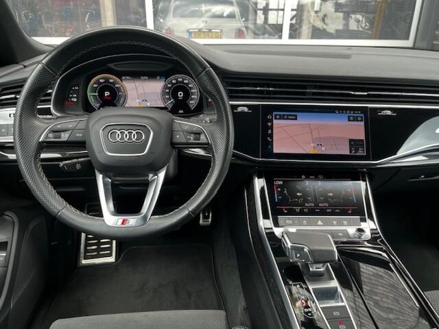 Audi Q8 55 TFSI E Q S-LINE - LUCHTVERING - BLACK OPTIK - EL. TREKH.
