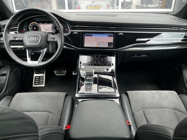 Audi Q8 55 TFSI E Q S-LINE - LUCHTVERING - BLACK OPTIK - EL. TREKH.