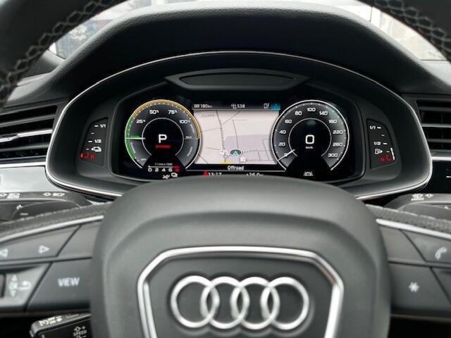 Audi Q8 55 TFSI E Q S-LINE - LUCHTVERING - BLACK OPTIK - EL. TREKH.