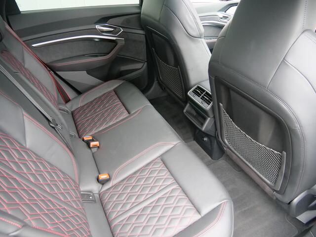Audi Q8 e-tron 50 quattro 340pk S Edition 95 kWh 22 inch / RS-Stoelen / Apple Carplay