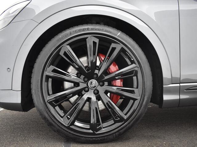 Audi Q8 4.0 TFSI 507pk Tiptronic SQ8 Quattro · Panoramadak · Elek. Trekhaak · Massage · Stoelventilatie · Carbon Interieur · 360 Camera · LED Matrix · 23'' Inch · Alarmklasse 3 & 4 ·