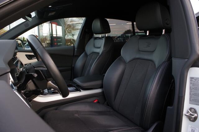 Audi Q8 60 TFSI e 463 PK Quattro Competition Plug-In Hybride, Elek. Trekhaak, Camera, B&O Sound, HUD