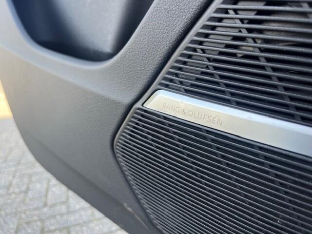 Audi Q8 55 TFSI E Q S-LINE - LEDER - EL. TREKH. - 21 INCH