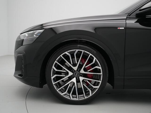 Audi Q8 60 TFSI e quattro Pro Line S S Line Competition Panoramadak Wegklapbare trekhaak 23'' Lichtmetalen velgen Vierwiel besturing 55