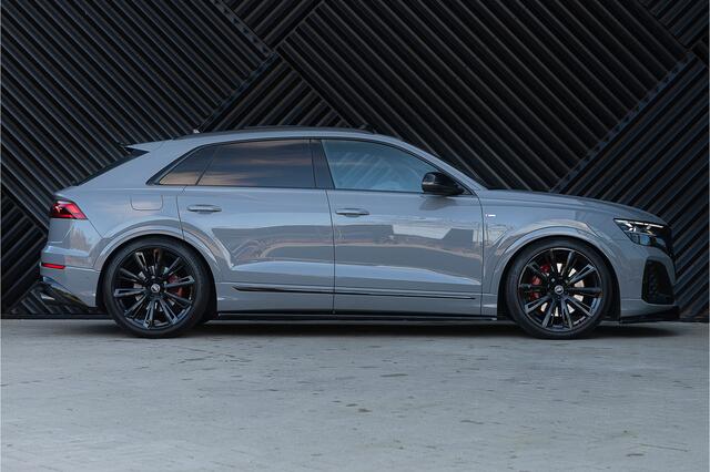 Audi Q8 60 TFSI e quattro S-Line Competition Panodak ACC Trekhaak Achteras Bestr. Head Up 360 Oled Massage Softcl. B&O Stoelvent. Trekhaak