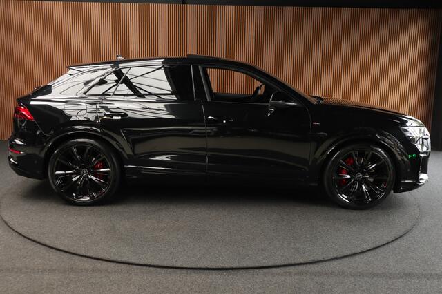 Audi Q8 60 TFSI e quattro Pro Line S Competition 360 ° HUD B&O Panodak ACC Leer 23'' LM velgen Memory seats Carbon Climate voor en achter PDC Elektr. uitklapbare trekhaak Stoelverwarming voor & achter Niveauregeling (NIEUW!) Fabrieksgarant