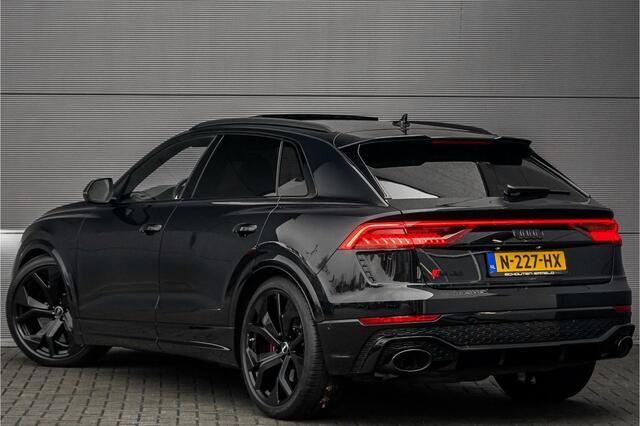 Audi Q8 4.0 TFSI RS Q8 Quattro Dynamic+ Keramisch Pano B&O Trekhaak Alcantara 23"