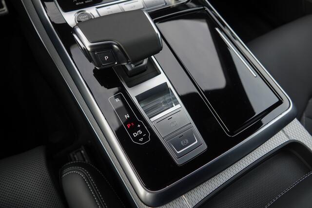 Audi Q8 60TFSI-e 490Pk Aut. | S-Line | vierwielbesturing | Head-Up | Luchtvering | 23''