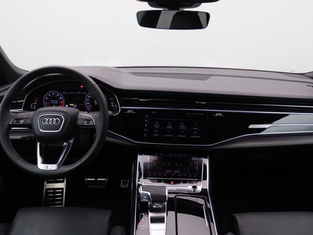 Audi Q8 4.0 TFSI SQ8 quattro Advanced onderstel, Servosluiting, Standkachel, Panoramadak, Trekhaak, Massage, Ventilatie, HD Matrix Laser, Head-Up Display, Area View, Nachtzicht, 23" LM Velgen