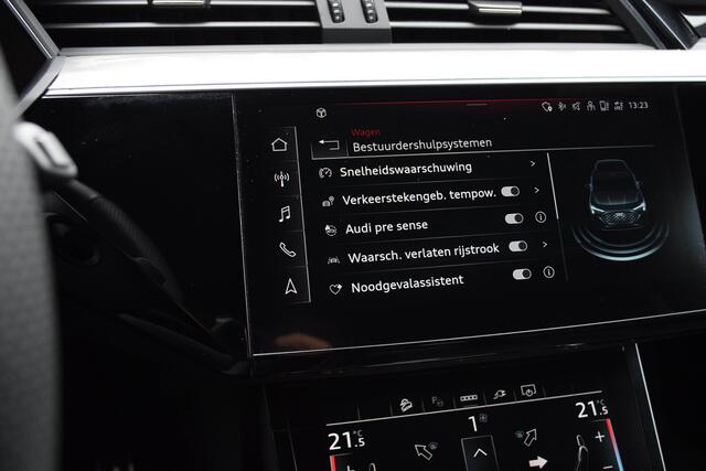 Audi Q8 e-tron 55 Quattro / 2x S-line/ Luchtvering/ Standkachel/ Top View/ Trekhaak/ Panoramadak/ 300kW (408PK)