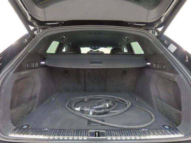 Audi Q8 e-tron 50 quattro Advanced Edition 95 kWh | Afn trekhaak | Virtual Cockpit+ | Luchtvering | CarPlay | Adap Cruise | S-line 22" LM | Elek stoelen | Zwart Optiek | Full led | Org NL